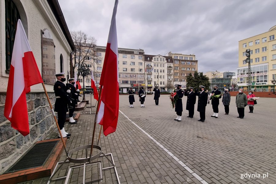 Uroczystości z okazji 11. rocznicy katastrofy smoleńskiej. Fot. Michał Puszczewicz