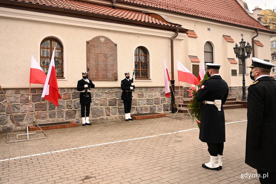 Uroczystości z okazji 11. rocznicy katastrofy smoleńskiej. Fot. Michał Puszczewicz