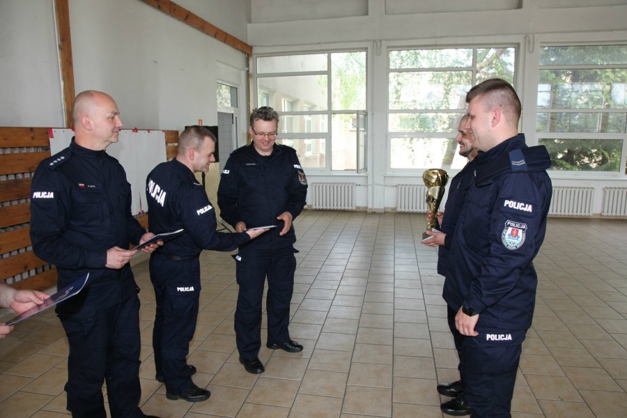 Gdyńscy policjanci,  st. sierż. Krzysztof Sowiński i sierż. Kamil Sowiński okazali się najlepsi podczas wojewódzkich eliminacjach do VII Ogólnopolskich Zawodów Ratowników Policyjnych w Kwalifikowanej Pierwszej Pomocy. (fot. KPP Gdynia)