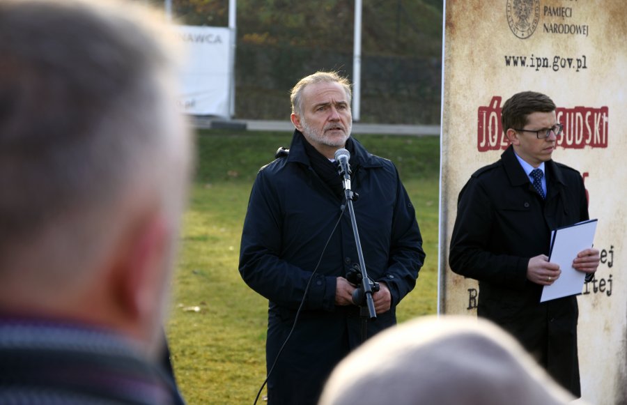 Prezydent Gdyni, Wojciech Szczurek na otwarciu wystawy „Należy stworzyć niepodległe państwo polskie (…) z wolnym dostępem do morza. Powrót Pomorza i Kujaw do Polski 1918-1920”, fot. Kamil Złoch