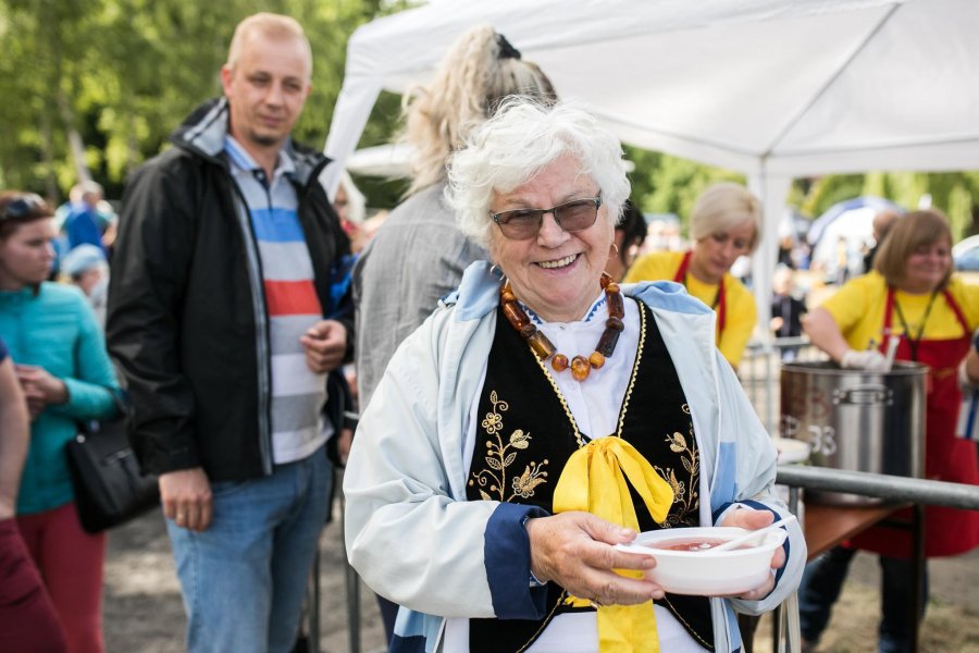 Ugotowali rekordową zupę truskawkową // fot. Karol Stańczak