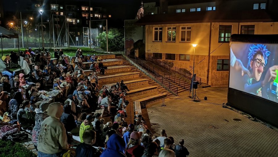 Kino Dzielnicowe na Karwinach (fot. Tomasz Pietrzak)