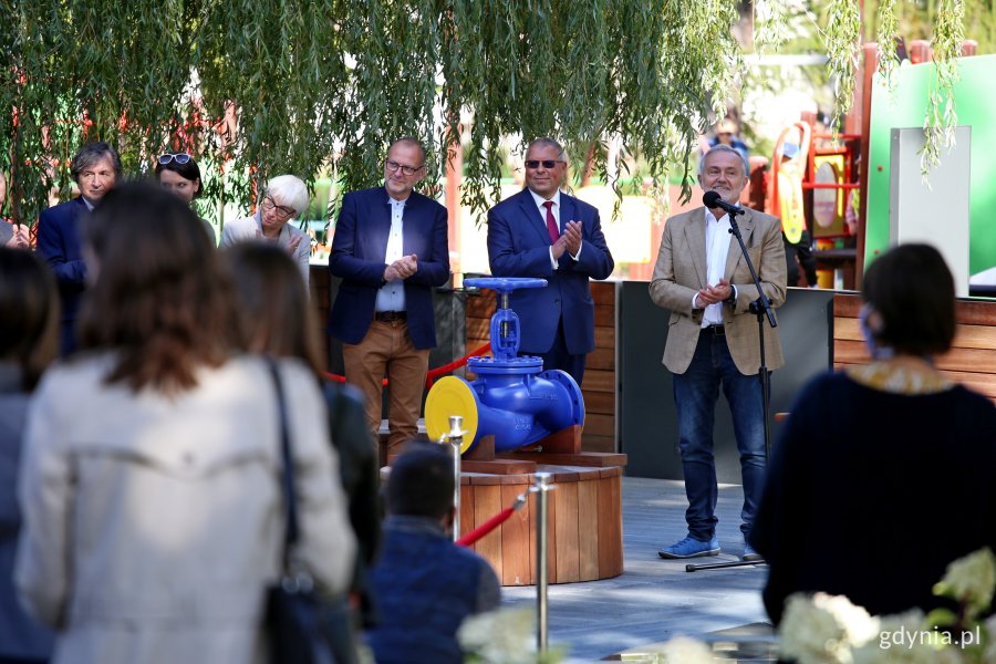 Prezydent Gdyni, Wojciech Szczurek podczas otwarcia drugiego etapu Parku Centralnego, fot. Przemysław Kozłowski