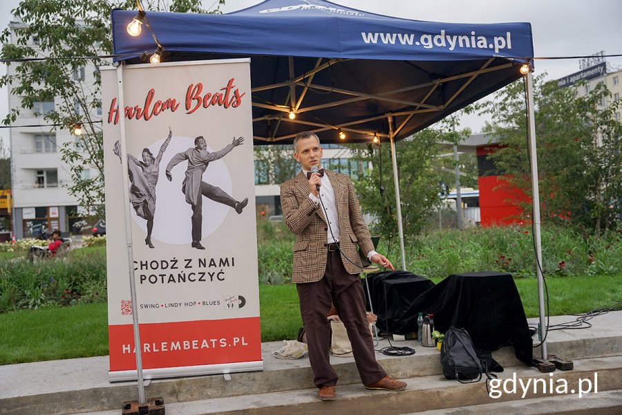 Miejska potańcówka międzypokoleniowa na otwarcie Parku Centralnego w Gdyni, fot. Mirosław Pieślak