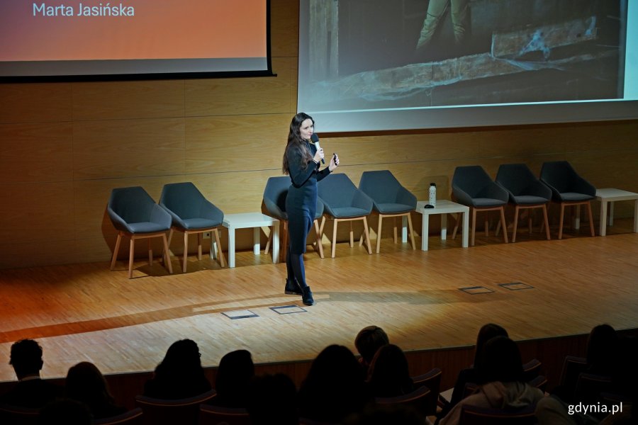 Marta Jasińska – jedna z prelegentek podczas konferencji „Głos młodych: sprawczość, prawa, przyszłość” 