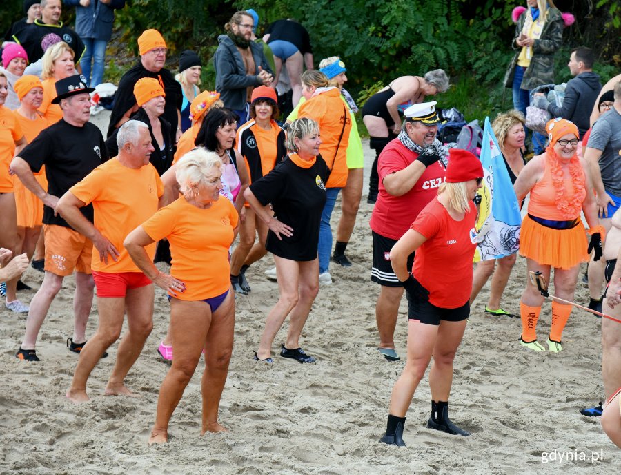 Początek sezonu na morsowanie na gdyńskiej plaży, fot. Kamil Złoch