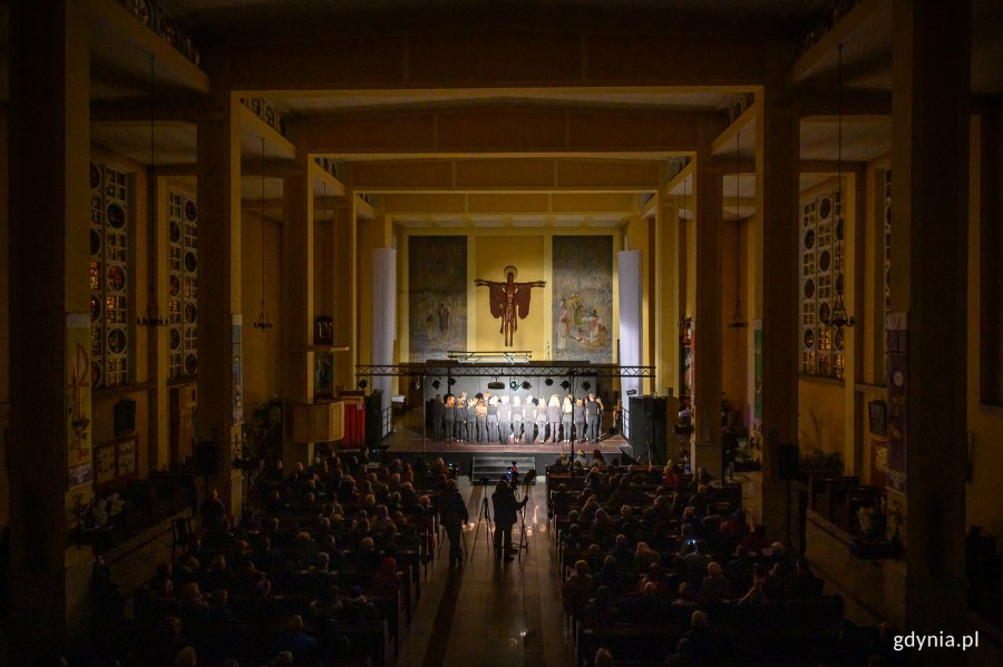 Inauguracja tegorocznego Przeglądu Teatrów Amatorskich „Kurtyna” w kościele na Małym Kacku, fot. Dawid Linkowski