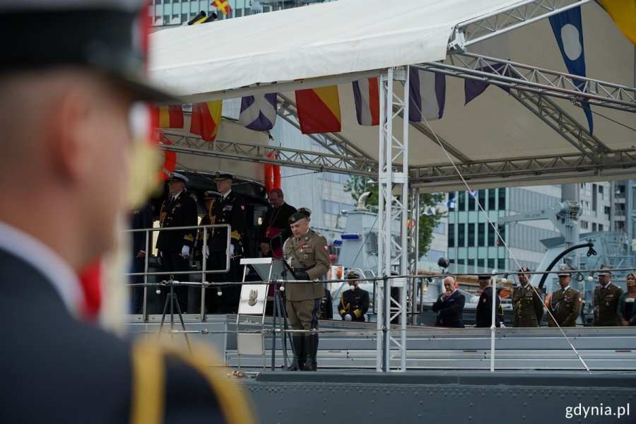 Gen. Wiesław Kukuła, szef Sztabu Generalnego WP przy mikrofonie