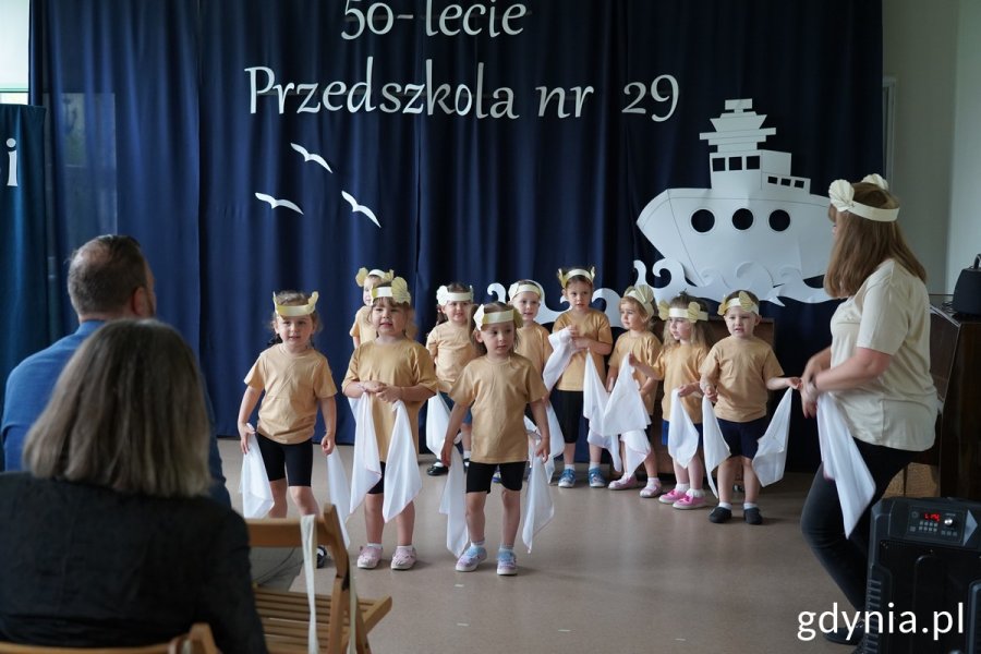 Występ dzieci na jubileuszu Przedszkola nr 29