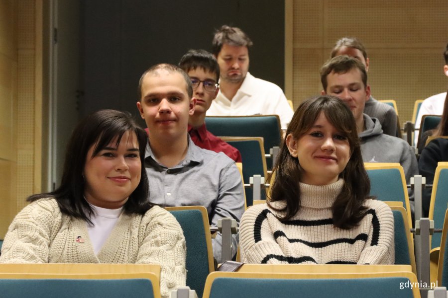 Konferencja „Edukacja równościowa zaczyna się w szkole”. Na zdjęciu młodzież z XVII LO w Gdyni (fot. Katarzyna Balcerzak)
