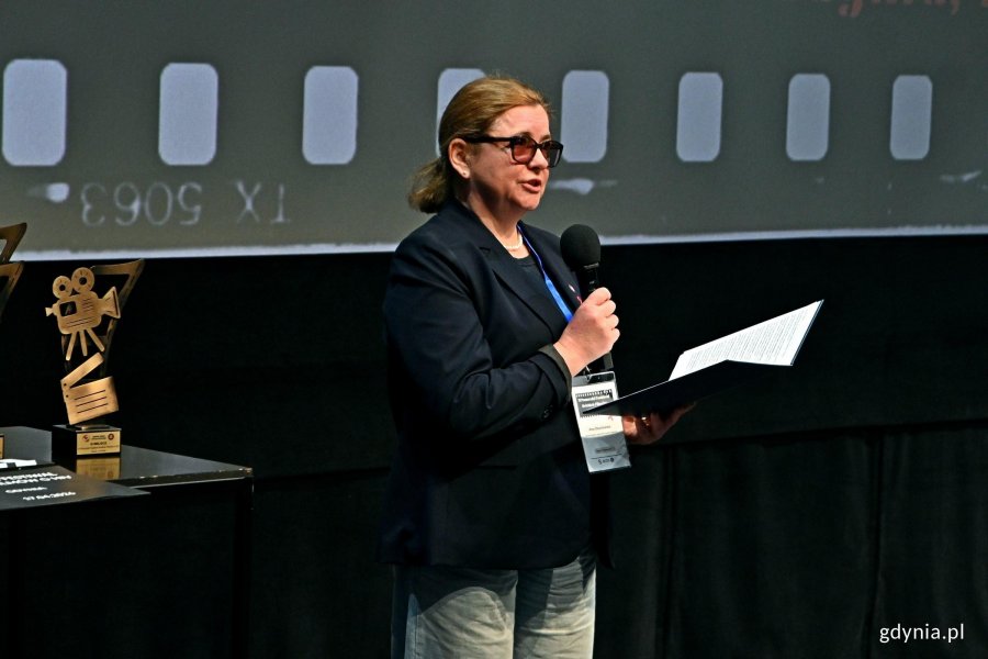 Anna Obuchowska &ndash; pomorski państwowy wojew&oacute;dzki inspektor sanitarny podczas gali finałowej Pomorskiego Festiwalu Kr&oacute;tkich Film&oacute;w o HIV 