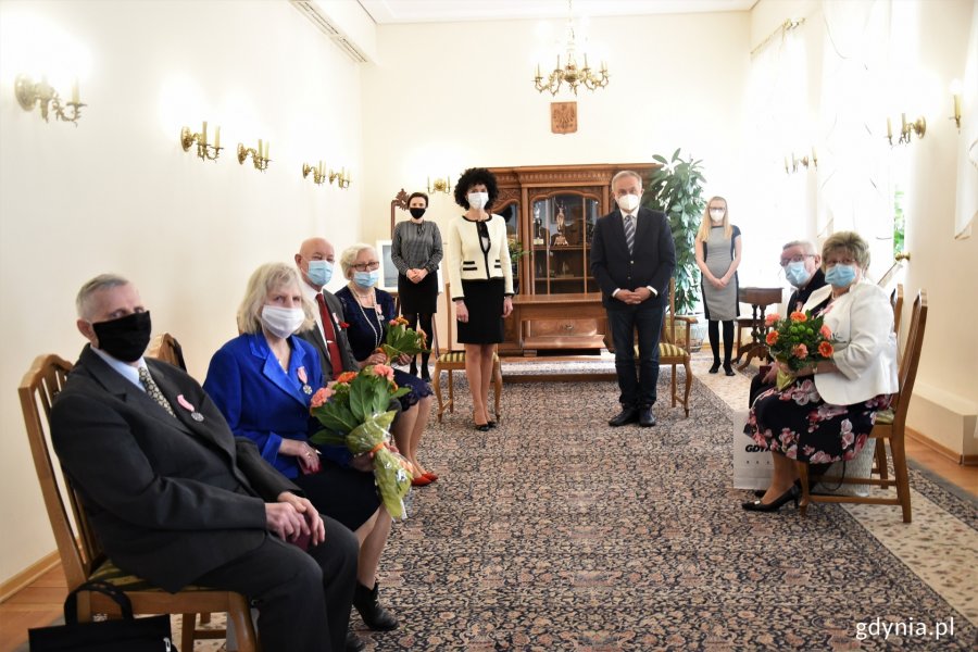 Medale za Długoletnie Pożycie Małżeńskie wręczył Wojciech Szczurek, prezydent Gdyni // fot. Michał Kozłowski