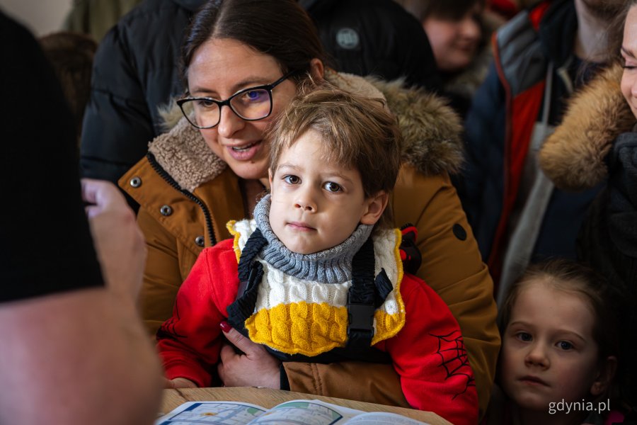 Gra miejska oparta na spektaklu &bdquo;Majka z Kajtkiem jadą trajtkiem&rdquo; (fot. Kamil Złoch)