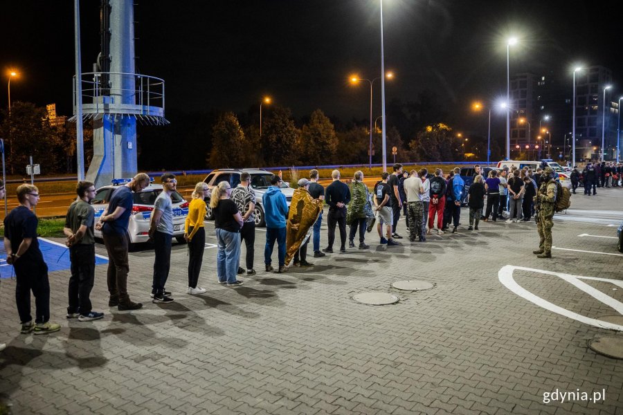 Statyści na gdyńskich ćwiczeniach 