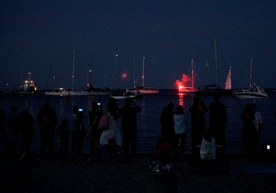 Nocna parada żaglowców, fot. Kamil Złoch