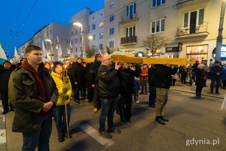 Gdyńska Droga Krzyżowa przeszła ulicami miasta 