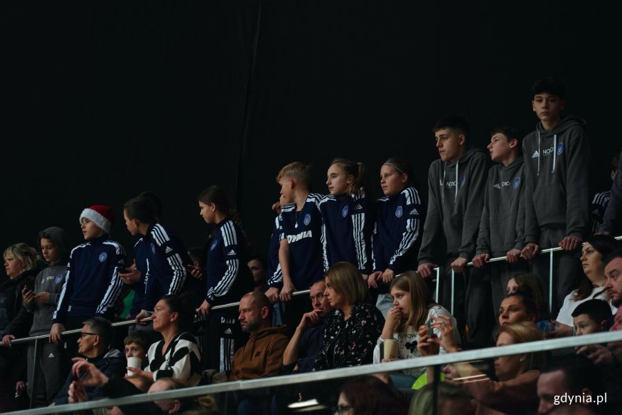 Kibice zgromadzeni na trybunach Polsat Plus Areny Gdynia 