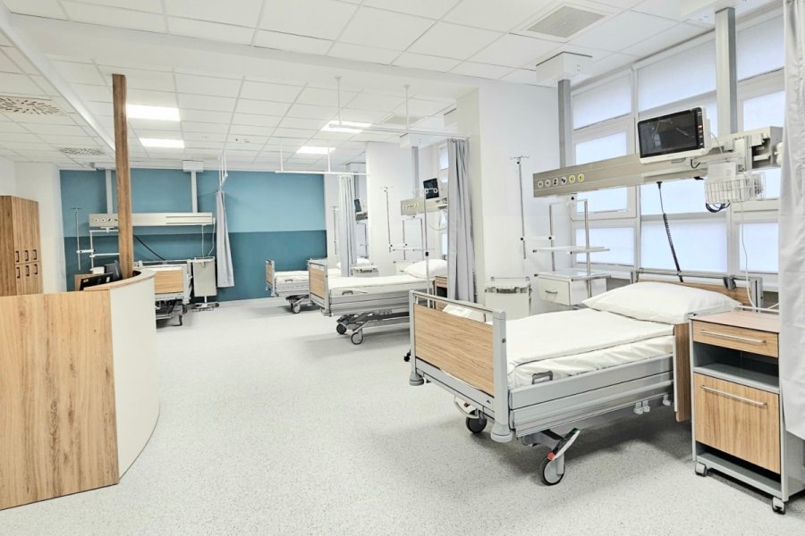 Jedna z sal zmodernizowanego Oddziału Chirurgii Ogólnej Szpitala św. Wincentego a Paulo w Gdyni