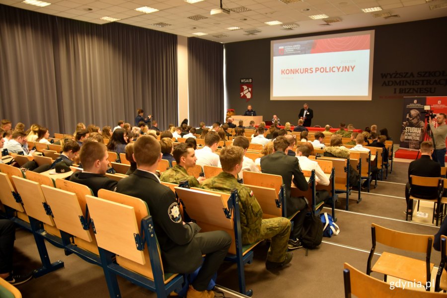 Część targów stanowiły prezentacje w auli WSAiB / fot. Paweł Kukla