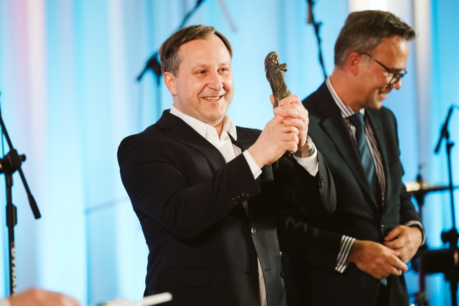 Na zdjęciu: Łukasz Kurowski, dyrektor ds. bezpieczeństwa w Porcie Lotniczym Gdańsk (fot. Martyna Martyna Niećko // Agencja Wyborcza.pl)