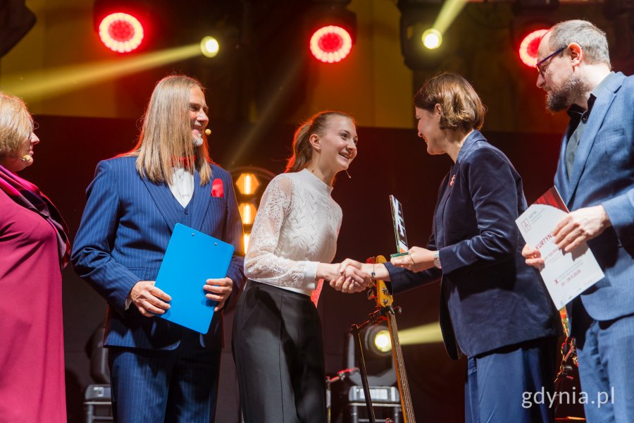 Gala finałowa X edycji Przeglądu Teatrów Amatorskich „Kurtyna” w gdyńskim Małym Kacku (fot. Paweł Budziński)