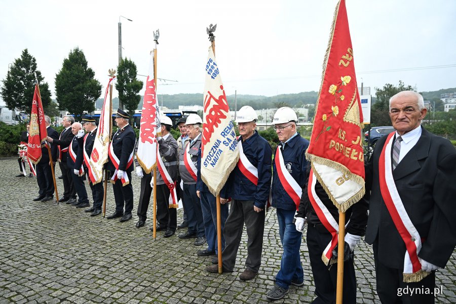Uroczystości pod pomnikiem Ofiar Grudnia 1970 rozpoczęły gdyńskie obchody 45. rocznicy zakończenia strajków i podpisania porozumień sierpniowych (fot. Michał Puszczewicz)