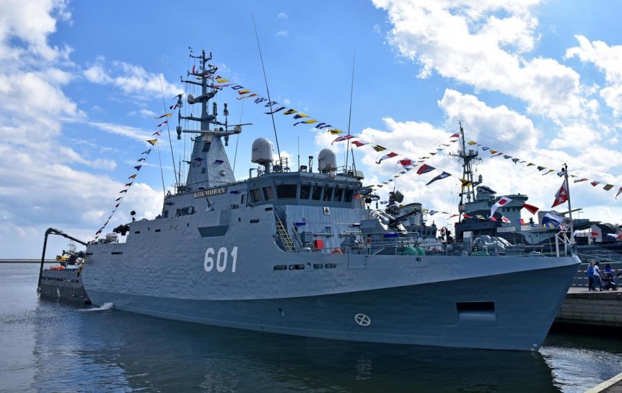 ORP "Kormoran" podczas obchodów święta COM-DKM w Gdyni, fot. Kamil Złoch