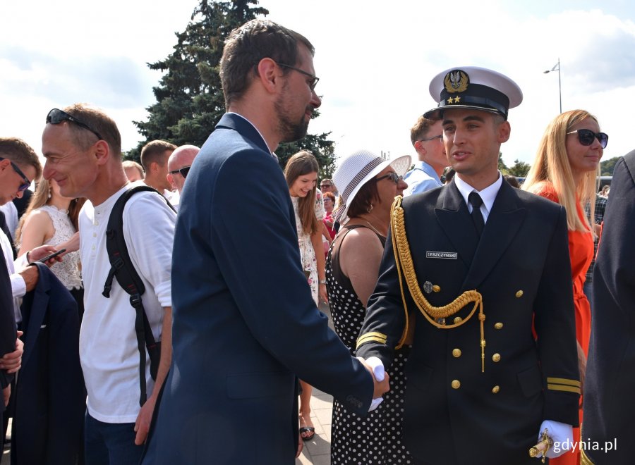 W uroczystości wziął udział radny Lechosław Dzierżak, który gratulował nowym oficerom // fot. Magdalena Czernek