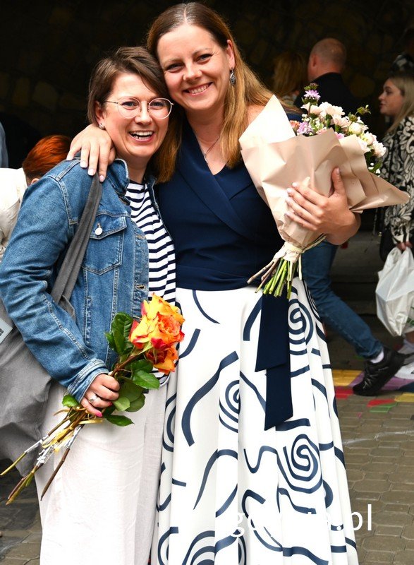 Dwie kobiety w uścisku
