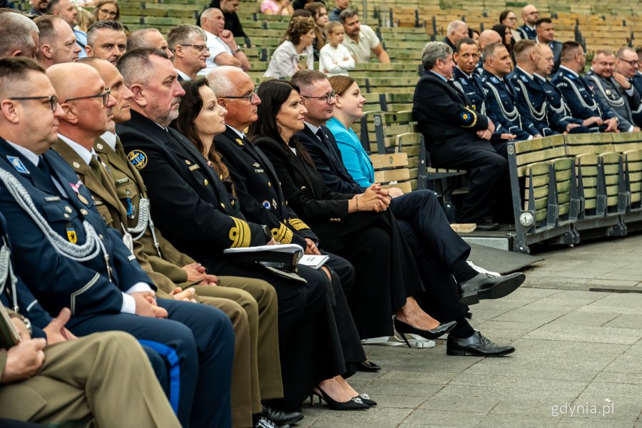 Obchody Święta Policji dla funkcjonariuszy Komendy Miejskiej Policji w Gdyni i Komendy Miejskiej Policji w Sopocie w Operze Leśnej (fot. Kamil Złoch)