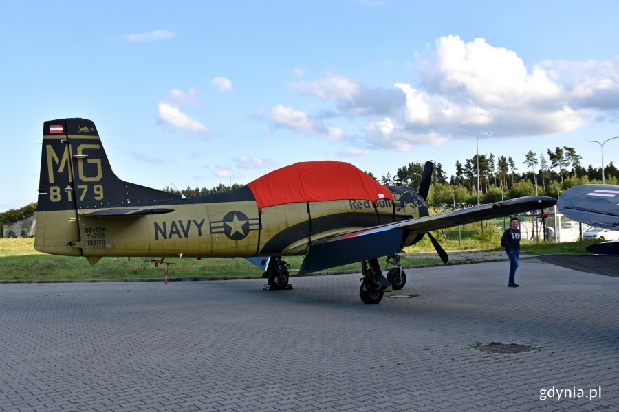 Flota Red Bull na lotnisku Gdynia-Kosakowo gotowa do pokazów // fot. Magdalena Czernek