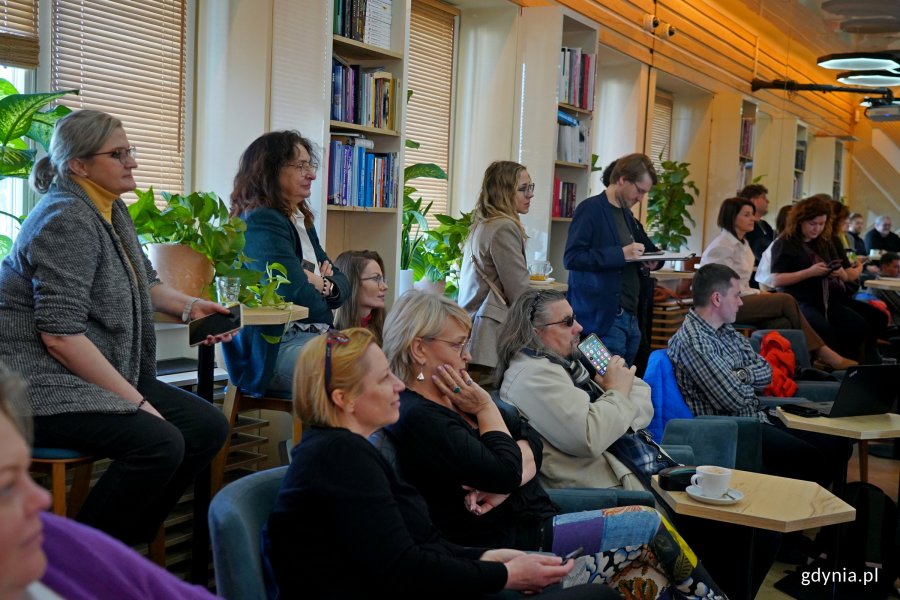 Uczestnicy briefingu zapowiadającego 22. edycję Ladies' Jazz Festivalu, kt&oacute;ry zorganizowano w Konsulacie Kultury 