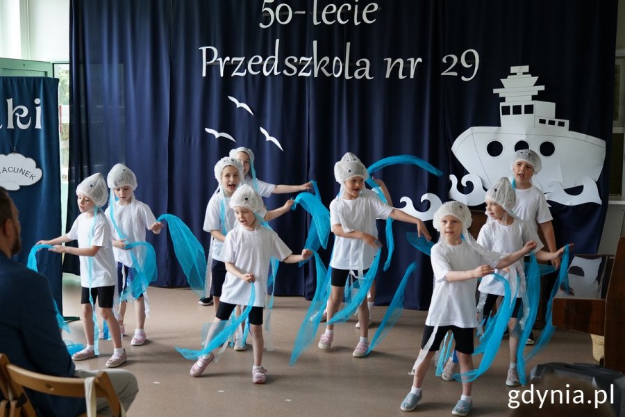 Występ dzieci na jubileuszu Przedszkola nr 29