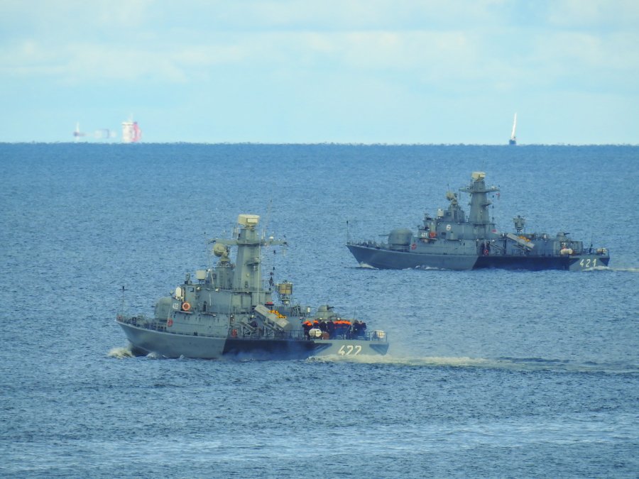 Okręty rakietowe ORP „Orkan” i ORP „Piorun” wypływające na ćwiczenia do Szwecji // fot. bsmt Michał Pietrzak