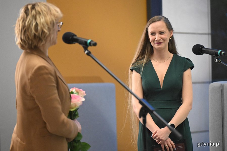 Na zdjęciu: Karin Moder, dyrektorka Muzeum Miasta Gdyni i Katarzyna Gec-Leśniak, kuratorka i koordynatorka wystawy