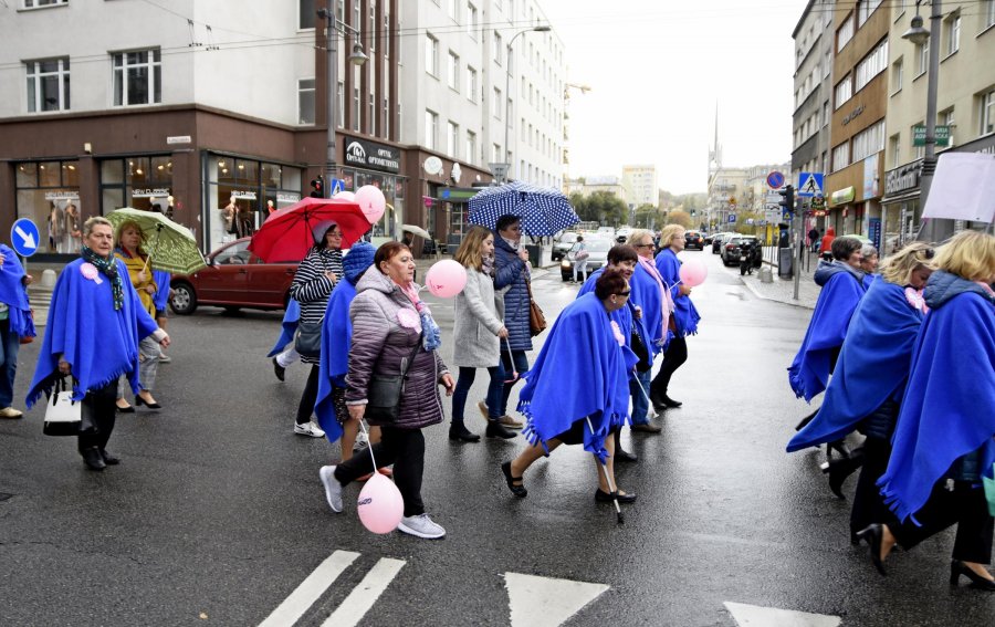 Marsz Różowej Wstążki już po raz 20. przeszedł ulicami Gdyni, fot. Kamil Złoch