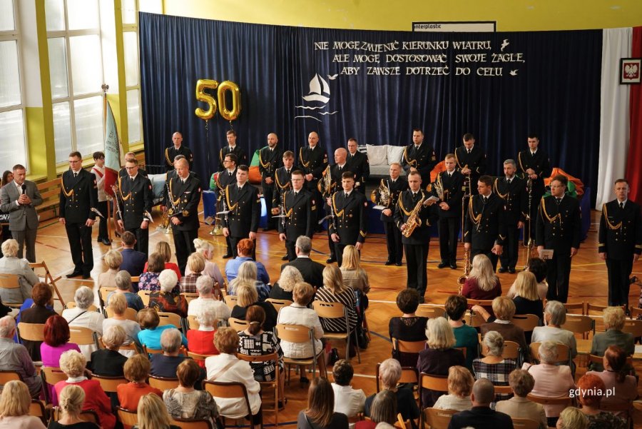 Uroczystość uświetniły: Kompania Reprezentacyjna Marynarki Wojennej i Orkiestra Reprezentacyjna MW (fot. Magdalena Starnawska)