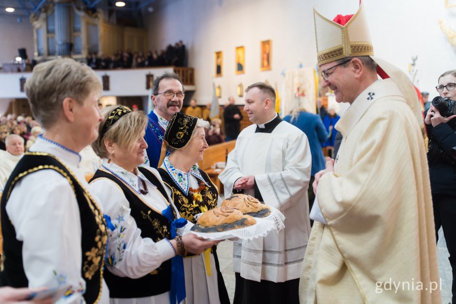 We mszy św. uczestniczyli członkowie Zrzeszenia Kaszubsko-Pomorskiego 