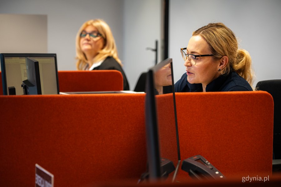 Nowo otwarty Punkt Obsługi Mieszkańców Urzędu Miasta Gdyni na Chwarznie-Wiczlinie, w lokalu przy ul. Tęczowej 37 (fot. Kamil Złoch)