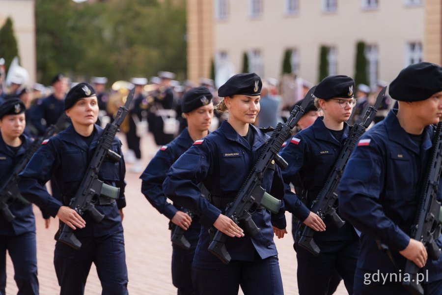 Podchorążowie Akademii Marynarki Wojennej podczas uroczystej przysięgi wojskowej 