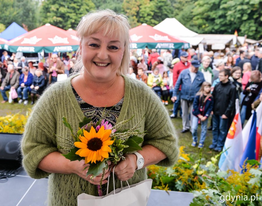 Laureaci konkursu "Gdynia w Kwiatach" odebrali z rąk przewodniczącej Rady Miasta Joanny Zielińskiej nagrody i wyróżnienia // fot. Przemysła Świderski