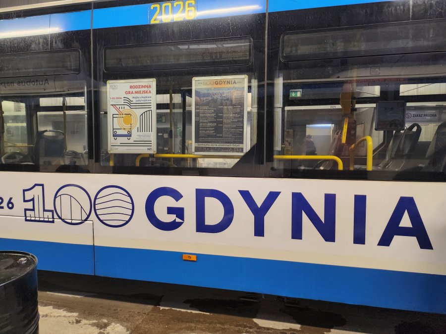 Gdyńska komunikacja ubiera się świąteczną szatę graficzną 