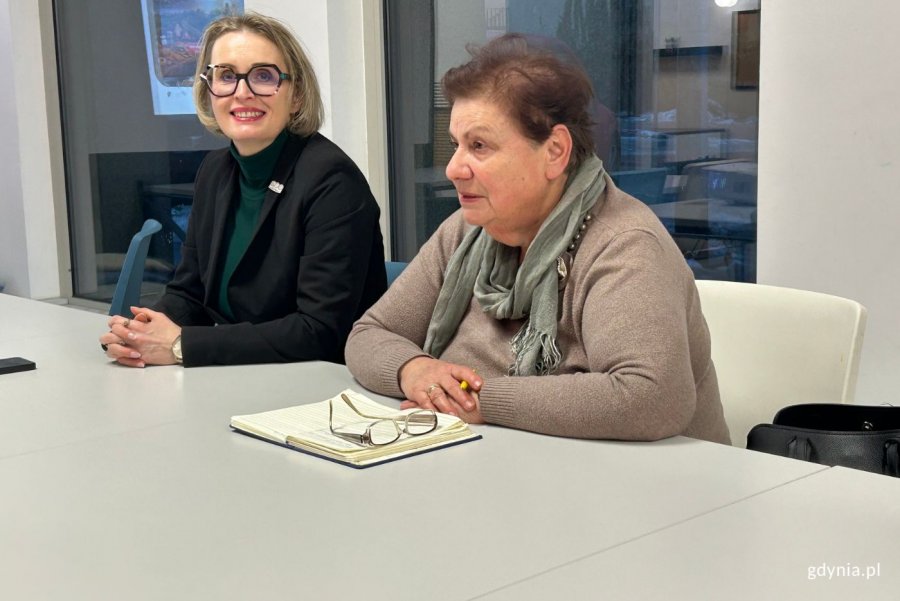 Na zdjęciu: radna Agnieszka Tokarska wraz z członkinią Gdyńskiej Rady Kobiet (fot. Magdalena Starnawska)