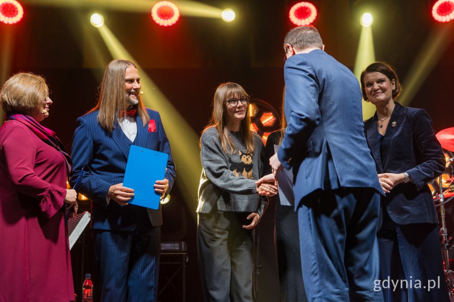 Gala finałowa X edycji Przeglądu Teatrów Amatorskich „Kurtyna” w gdyńskim Małym Kacku. Teatr Pierwsze Kroki (fot. Paweł Budziński)