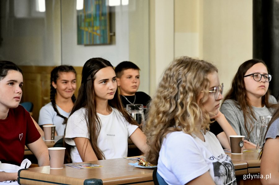 Grupa młodzieży z Białorusi w Urzędzie Miasta Gdyni, fot. Kamil Złoch