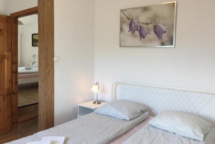 Willa przy plaży, widok na jeden z pokoi