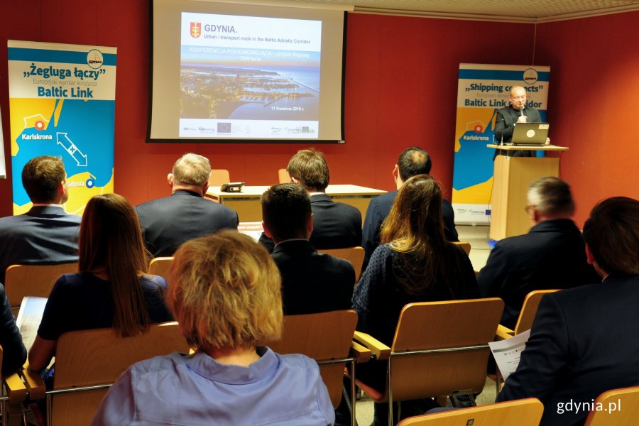 Konferencję otworzył Michał Guć, wiceprezydent Gdyni ds. innowacji /fot. Paweł Kukla