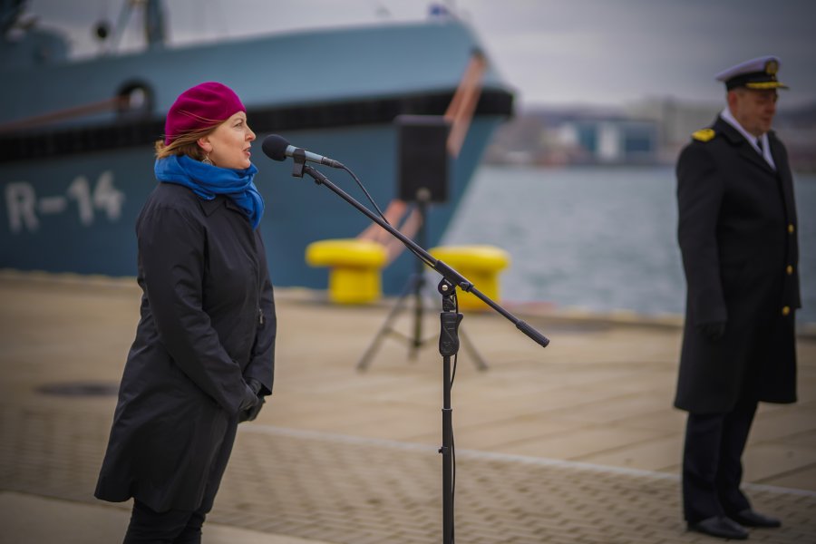 Monika Małyszko - dyrektor Szkoły Podstawowej nr 17 w Gdyni i matka chrzestna holownika // fot. st. chor. sztab. mar. Piotr Leoniak