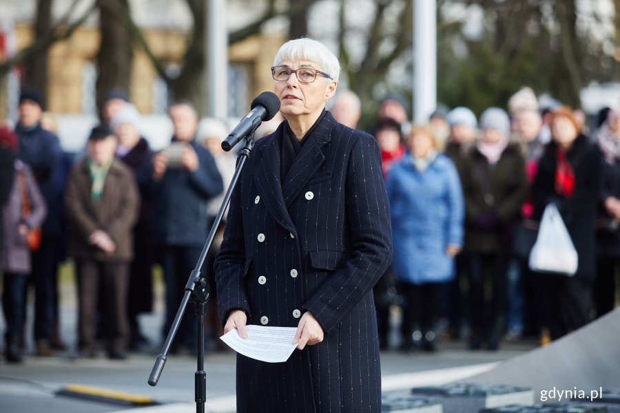 Uroczystości oficjalne pod pomnikiem Polski Morskiej z okazji 93. rocznicy nadania praw miejskich, fot. Dawid Linkowski