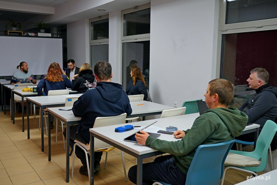 Członkowie Rady ds. Mężczyzn podczas IV posiedzenia 